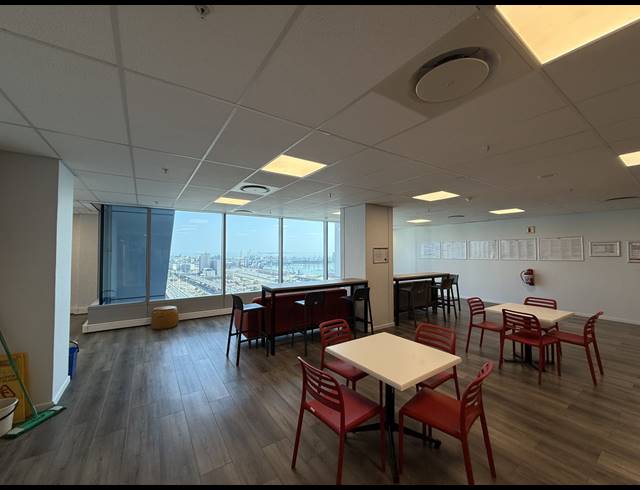 8,380M² OFFICE TO LET IN FORESHORE
